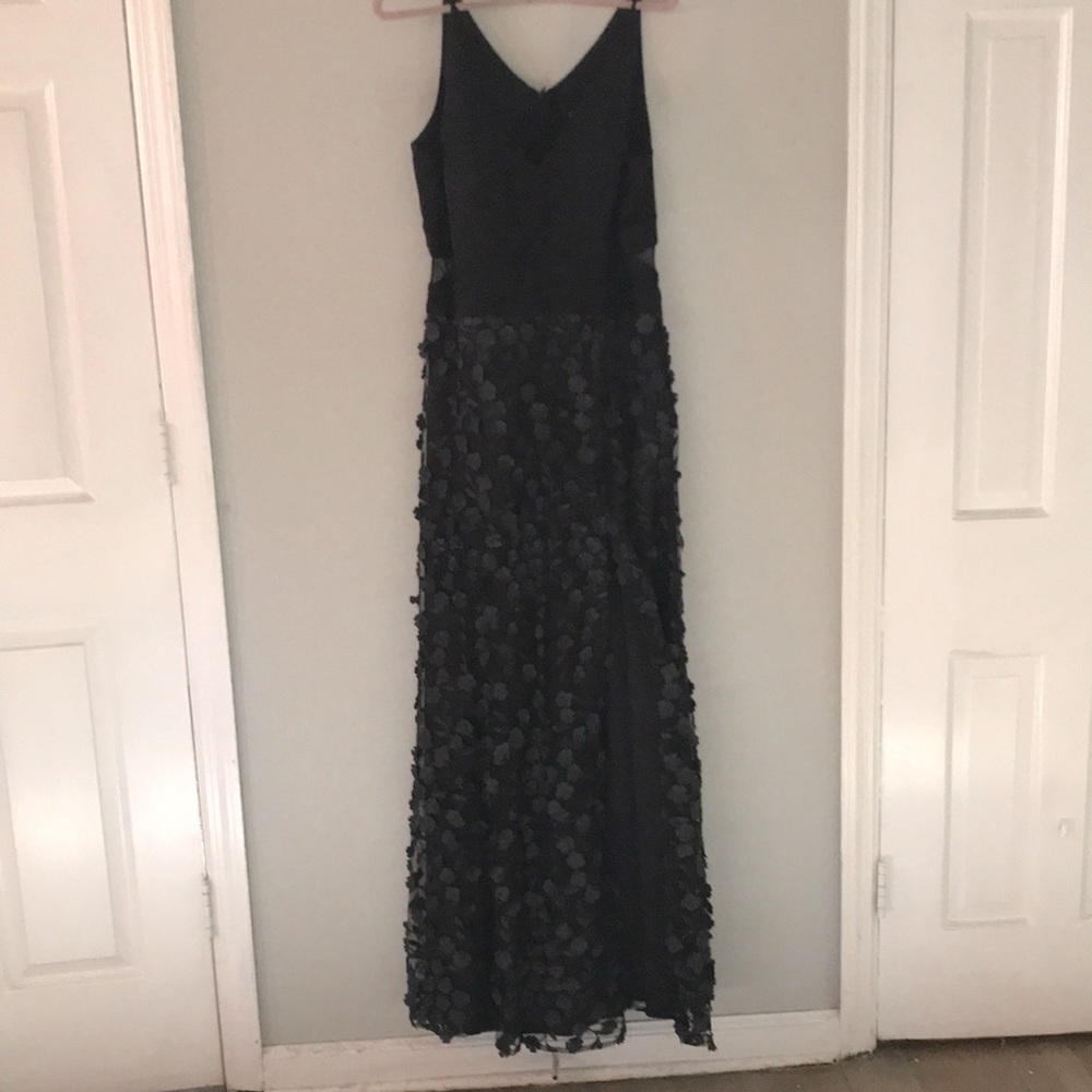Size 16 floorlength black gown